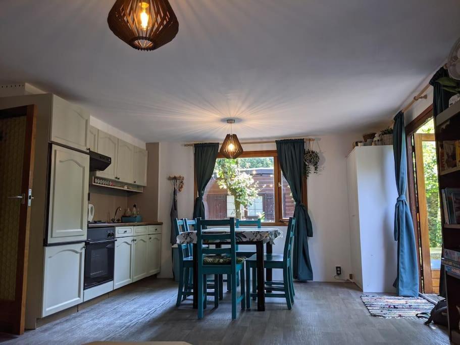 Sfeervol Chaletje In Een Rustige Bosrijke Omgeving Diessen Exterior photo